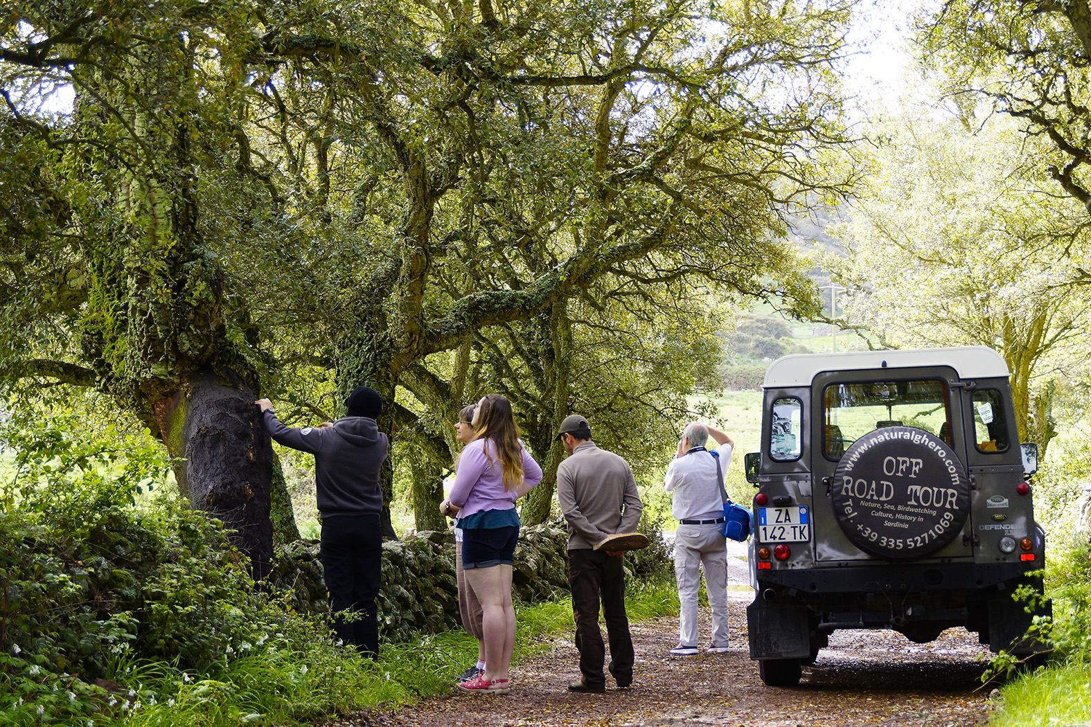 land-based-tour-off road-archaeo-food